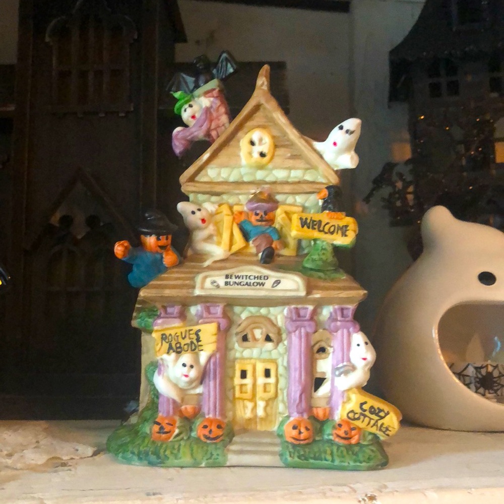 Bewitched Bungalow House Vintage no light